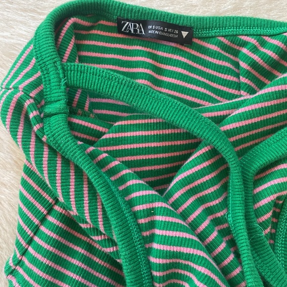 Zara size s, green & pink bodysuit - Picture 3 of 3